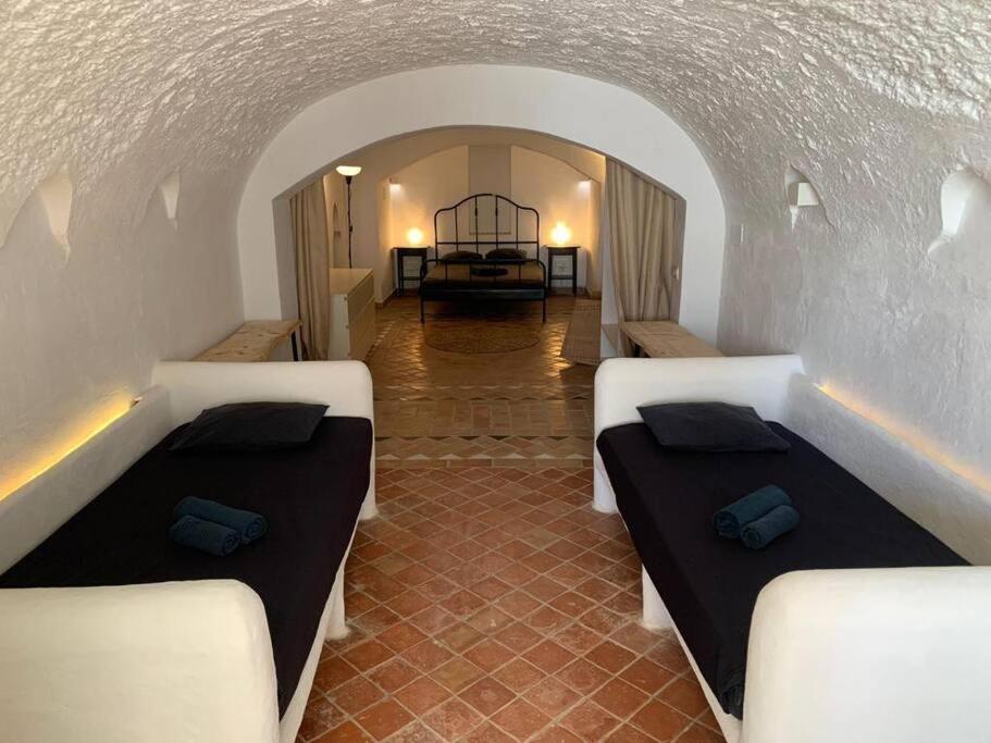 Apartamento Authentic Cave In Old City Centre Granada Exterior foto